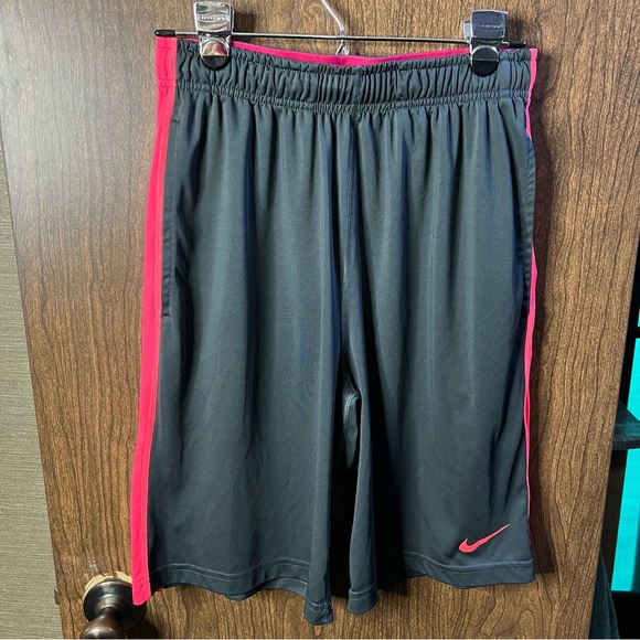 Nike mens Grey and hot  Pink basketball Shorts size small - Picture 1 of 8